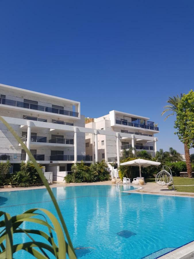 Royal Park- Magical Garden Apartment Ейлат Екстер'єр фото